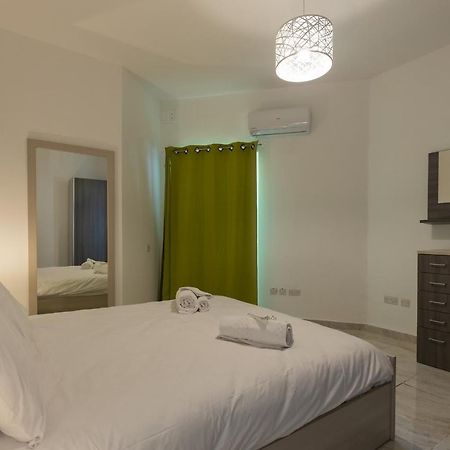 Sunny Penthouse Wterrace And Open Views Apartamento St. Paul's Bay Exterior foto